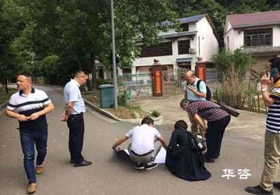 湖南華咨社會(huì)穩(wěn)定風(fēng)險(xiǎn)評(píng)估公司專家走街串巷開展群眾數(shù)據(jù)采集 湖南華咨社會(huì)穩(wěn)定風(fēng)險(xiǎn)評(píng)估公司專家走街串巷開展群眾數(shù)據(jù)采集