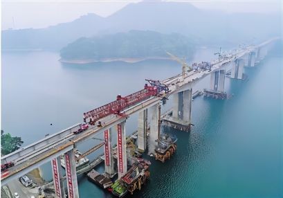 公路橋梁和隧道工程施工安全風(fēng)險(xiǎn)評估指南